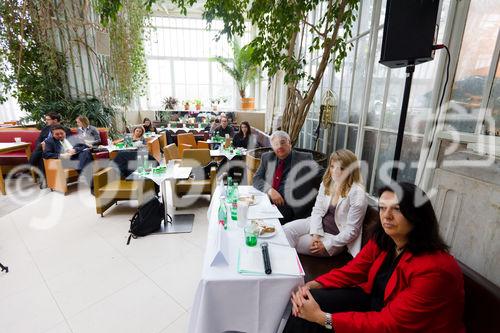 (c) fotodienst / Johannes Brunnbauer | Präsentation des 'T-Mobile Umwelt- und Nachhaltigkeitsfonds' 
Im Bild.vlnr.:
Helmut Pöchlaner, Sascha Walleczek und Monika Langthaler