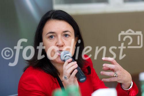 (c) fotodienst / Johannes Brunnbauer | Präsentation des 'T-Mobile Umwelt- und Nachhaltigkeitsfonds' 
Im Bild.vlnr.:
Monika Langthaler