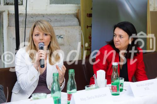 (c) fotodienst / Johannes Brunnbauer | Präsentation des 'T-Mobile Umwelt- und Nachhaltigkeitsfonds' 
Im Bild.vlnr.:
Helmut Pöchlaner, Sascha Walleczek und Monika Langthaler