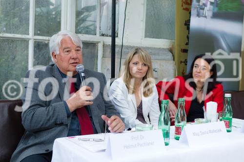 (c) fotodienst / Johannes Brunnbauer | Präsentation des 'T-Mobile Umwelt- und Nachhaltigkeitsfonds' 
Im Bild.vlnr.:
Helmut Pöchlaner, Sascha Walleczek und Monika Langthaler