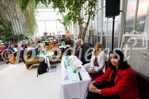 (c) fotodienst / Johannes Brunnbauer | Präsentation des 'T-Mobile Umwelt- und Nachhaltigkeitsfonds' 
Im Bild.vlnr.:
Helmut Pöchlaner, Sascha Walleczek und Monika Langthaler