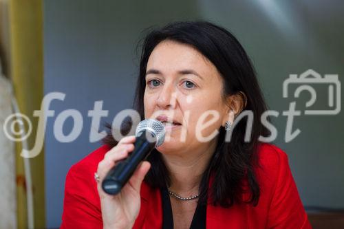 (c) fotodienst / Johannes Brunnbauer | Präsentation des 'T-Mobile Umwelt- und Nachhaltigkeitsfonds' 
Im Bild.vlnr.:
Monika Langthaler