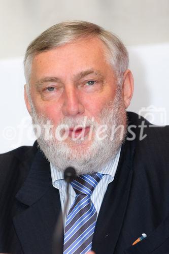 (c) fotodienst / Johannes Brunnbauer | Präsentation des 'T-Mobile Umwelt- und Nachhaltigkeitsfonds' 
Im Bild.vlnr.:
Franz Fischler