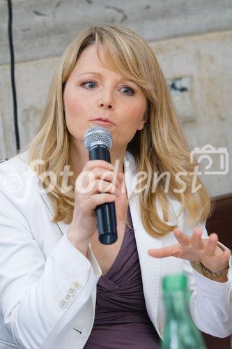 (c) fotodienst / Johannes Brunnbauer | Präsentation des 'T-Mobile Umwelt- und Nachhaltigkeitsfonds' 
Im Bild.vlnr.:
Sascha Walleczek