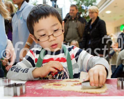  (C) fotodienst.at / Anna Rauchenberger - Wien, am 08.12.2011 - backWERK Im Donauzentrum hatten heute die kleinen Gäste die Möglichkeit, köstliche Kekse in lustigen Formen zu backen.: