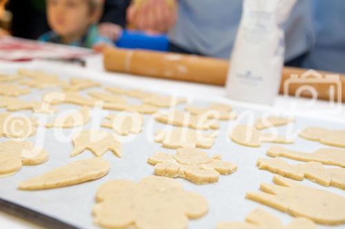  (C) fotodienst.at / Anna Rauchenberger - Wien, am 08.12.2011 - backWERK Im Donauzentrum hatten heute die kleinen Gäste die Möglichkeit, köstliche Kekse in lustigen Formen zu backen.: