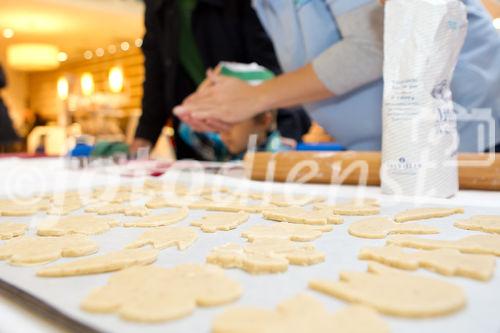  (C) fotodienst.at / Anna Rauchenberger - Wien, am 08.12.2011 - backWERK Im Donauzentrum hatten heute die kleinen Gäste die Möglichkeit, köstliche Kekse in lustigen Formen zu backen.: