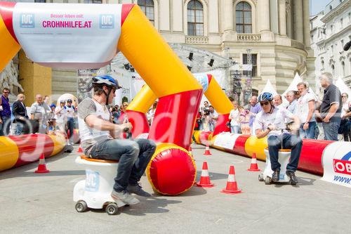 (C) fotodienst.at /Anna Rauchenberger  - Wien, 27.05.2011 –  Chronisch entzündliche Darmerkrankungen (CED) bedeuten für die Betroffenen neben dem chronischen Durchfall oft andauernde Schmerzen, Blutungen, Appetitlosigkeit, Müdigkeit und eine Vielzahl an Begleiterkrankungen der Gelenke, Haut und Augen. Gezielte Aktionen, wie der Toilet Race am Wiener Michaelerplatz, sollen die Bevölkerung auf chronisch entzündliche Darmerkrankungen aufmerksam machen und darüber aufklären. FOTO: Toilet Race