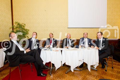  (c) fotodienst/Anna Rauchenberger - Wien, am 08.11.2011 –  Beim von CMS-rrh veranstalteten Event 'Fokus China – was Sie über das Business in China unbedingt wissen sollten' beleuchteten Rechtsexperten aus Shanghai und Wien die rechtlichen und steuerlichen Rahmenbedingungen für den Expansionskurs nach China. FOTO v.l. Mag. Thomas Obendrauf, CFO AT&S, Dr. Peter Weigand, Vorstand, TTTech Computertechnik AG, Mag. Joseph Eberle, Bereichsleiter Corporate Customers RBI, Mag. Robert Kastil, Rosenbauer, AG, Dr. Peter Untersperger, CEO, Lenzing AG, Dr. Franz Schellhorn, stv. Chefredakteur und Ressortleiter Economist DIE PRESSE: