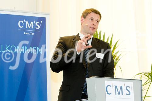  (c) fotodienst/Anna Rauchenberger - Wien, am 22.05.2012 – CMS Reich-Rohrwig Hainz präsentierte im Museumsquartier Highlights der neuen CMS European M&A Study. Die Studie gibt detaillierte Informationen über die Gestaltung jener Vertragsklauseln, die bei M&A-Transaktionen besonders intensiv verhandelt werden.  Der Präsentation der gegenwärtigen Marktstandards am europäischen Transaktionsmarkt folgte ein hochkarätig besetztes Panel, das einen Ausblick auf die Zukunft des M&A-Marktes in Österreich und CEE eröffnete. FOTO  Mag. Johannes Trenkwalder, Partner, CMS: