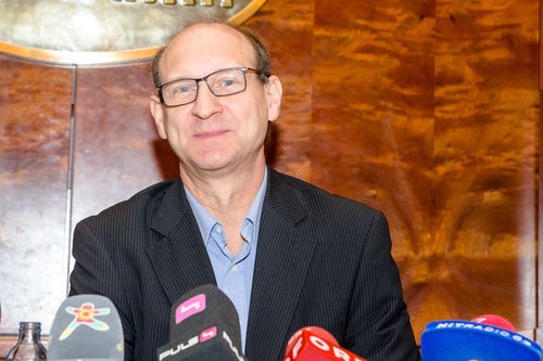 Pressekonferenz am 9.1.14: Österreichische Hausärzte empfehlen: Raus aus ELGA! FOTO: Dr. Hans G. Zeger
Obmann der ARGE Daten
