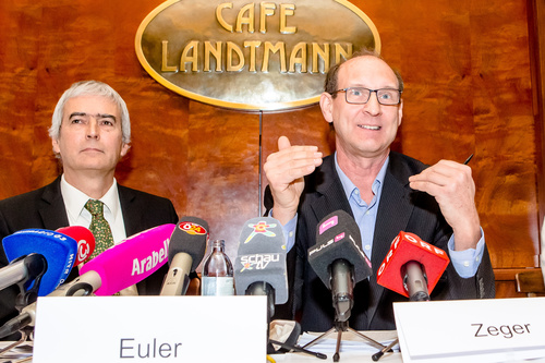 Pressekonferenz am 9.1.14: Österreichische Hausärzte empfehlen: Raus aus ELGA! FOTO vlnr.: Dr. Christian Euler, Hausarzt, Präsident des Österreichischen Hausärzteverbands (ÖHV), Dr. Hans G. Zeger, Obmann der ARGE Daten.