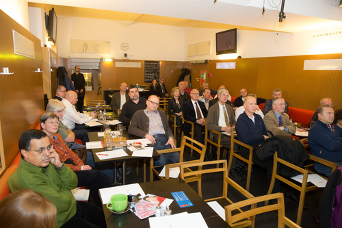  (c) fotodienst / Anna Rauchenberger - Wien, am 14.01.2014 - Österreichs Gesundheitssystem ist auf zweifelhaftem Weltrekordkurs – zu Lasten der Patienten, der niedergelassenen Ärzte und der Steuerzahler. Der Österreichische Hausärzteverband veranstaltete heute im ORF RadioKulturHaus einen Diskussionsabend über die Wege aus dem herrschend Ambulanz-Chaos