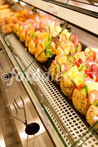  (c) fotodienst/Anna Rauchenberger - Wien, am 15.06.2012 - Nach einigen Wochen des Umbaus und der Renovierung feierte die backWERK Filiale in der SCS heute ihre Wiedereröffnung.