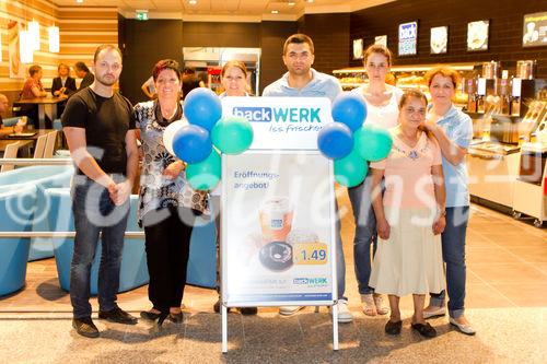  (c) fotodienst/Anna Rauchenberger - Wien, am 15.06.2012 - Nach einigen Wochen des Umbaus und der Renovierung feierte die backWERK Filiale in der SCS heute ihre Wiedereröffnung. FOTO Team backWERK Filiale SCS: