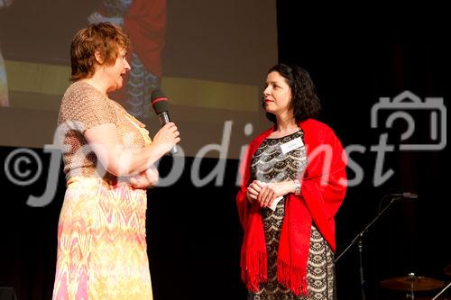  (c) fotodienst/Anna Rauchenberger - Wien, am 01.05.2012 – Die SozialMarie, ein Preis, der soziale Innovation auszeichnet, wurde heuer zum achten Mal  von der Unruhe Privatstiftung vergeben. Auch diesmal bewarben sich Teilnehmer aus Österreich sowie aus dem benachbarten Ausland um den begehrten Preis. FOTO v.l. Marlies Sutterlüty, Jurymitglied, Projektvertreterin 