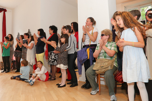  (c) fotodienst/Katharina Schiffl - Wien, am 28.07.2013 - Die biak (bildungsakademie) feiert ihr erstes Jahr mit Studierenden, Lehrenden, Freunden und Partnern aus Wirtschaft und Politik.