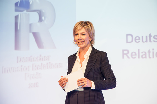 Im Rahmen der DIRK-Gala wurden Dienstag abend, 2. Juni, in Frankfurt die Deutschen Investor Relations Preise 2015 vergeben. Im Bild: Corinna Wohlfeil, ntv