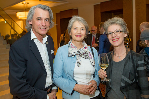 Der Travel Industry Club Austria diskutierte am Vorabend der Ferien-Messe Wien über die Faszination von Alpenreisen und Kreuzschifffahrten. 