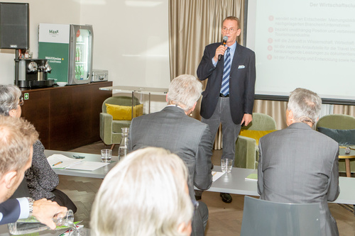 Der Travel Industry Club Austria diskutierte im MAXX Hotel Wien mit Energie- und Reiseexperten darüber, warum und wie die Umweltkosten künftig in die Reisekosten eingepreist werden (müssen). Im Bild: Harald Hafner, Präsident des Travel Industry Club Austria.