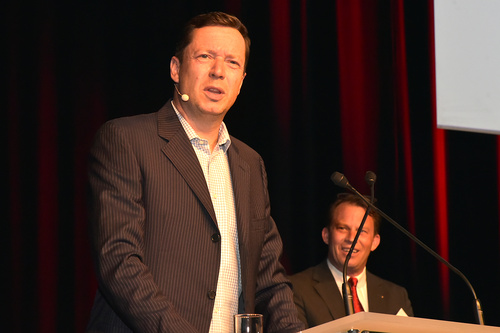 Im Linzer Design Center wurden am Mittwoch abend die Assekuranz Award Austria (AAA) Preisträger 2018 ausgezeichnet. Im Bild: Der Kabarettist Alex Kristan.