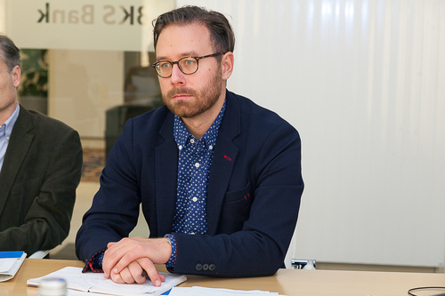 Denk.Raum.Fresach, PEN-Club Austria und Club Carinthia haben das Programm der Europäischen Toleranzgespräche 2016 am 3. November in der Wiener Direktion der BKS-Bank vorgestellt. Mehr als 30 internationale Autor/innen, Wissenschafter/innen und Ökonomen werden vom 11. bis 14. Mai in Fresach über die Grenzen Europas, Menschenrechte und die Folgen des Klimawandels diskutieren. Im Bild: Sebastian Köberl, pressetext.