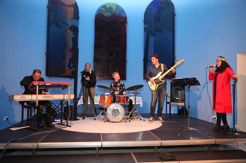  Karen Asatrian mit Band