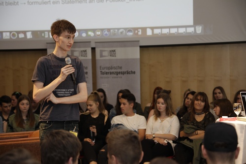 Im Rahmen der Europäischen Toleranzgespräche 2017 diskutierten rund 200 Schülerinnen und Schüler im Congress Center Villach mit Experten über die Zukunft der Freiheit, insbersonder Meinungs- und Pressefreiheit sowie die Freiheit des Internet.