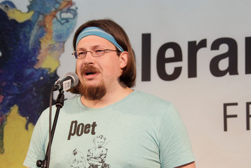 Ein Poetry Slam zum Thema Freiheit markierte den Abschluss der Europäischen Toleranzgespräche 2017 im Kärntner Bergdorf Fresach. Im Bild: Simon Tomaz