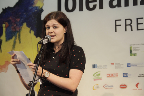 Ein Poetry Slam zum Thema Freiheit markierte den Abschluss der Europäischen Toleranzgespräche 2017 im Kärntner Bergdorf Fresach. Im Bild: Sabrina Öhler