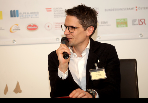 Der UnternehmerInnentag (Founder's Day) im Kärntner Bergdorf war den unterschiedlichen Paradiesvorstellungen in Politik, Wirtschaft und Kultur gewidmet. Im Bild: Thomas Cik, Kleine Zeitung.