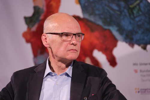 Europäische Toleranzgespräche, Eröffnungstag am 6. Juni 2019 im Kärntner Bergdorf Fresach. Im Bild Moderator Claus Reitan.