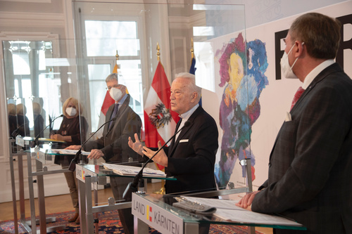 Kuratoriumspräsident Hannes Swoboda stellt das Programm der Europäischen Toleranzgespräche 2021 vor.