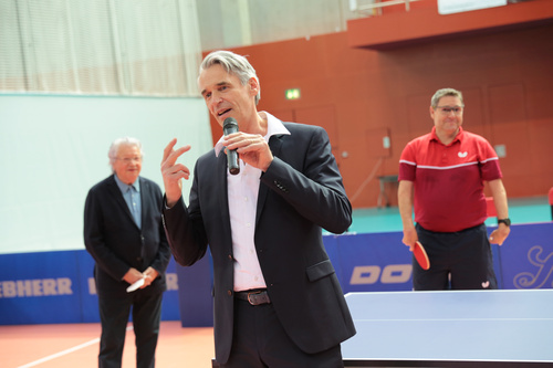 Der mehrfache Paralympics-Sieger und Weltmeister im Tischtennis, Jochen Wollmert aus Wuppertal, gab anlässlich der Europäischen Toleranzgespräche in Klagenfurt ein Gastspiel. 
