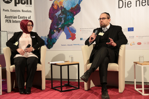 Die Macht der Sprache, die Kraft der Demokratie und das Thema Fairness & Gerechtigkeit in Bibel, Tora und Koran standen am Nachmittag des Europaforums auf dem Programm. Im Bild: Fatma Akay-Türker mit Gemeinderabbiner Schlomo Hofmeister.