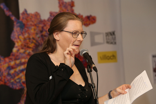 Poetry Slam der Europäischen Toleranzgespräche am 26. Mai 2023 in Fresach. Im Bild: Trisha Radda.