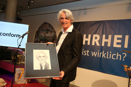 Auszeichnung für 10 Jahre Toleranzgespräche: Im Bild: Programmdirektor Wilfried Seywald.