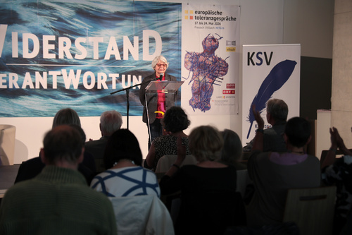 205722