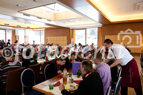 (C) fotodienst / Johannes Hloch
Altlengbach, 25.01.2011.
Bereits zum sechsten Mal findet die Quester-Akademie im Lengbacherhof statt. In einer spannenden Mischung aus Vorträgen, Workshops und Produktschulungen können sich die Quester-Mitarbeiter weiterbilden und untereinander vernetzen.