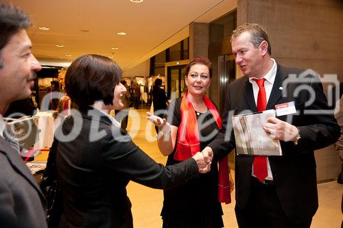 3.v.li: Ursula Ottawa, Quester Marketing Leitung; Die Quester Baustoffhandel GmbH lud ihre Gerwerbekunden zu einer Fliesenschau ins Schloss Hardegg; (C) fotodienst / Johannes Hloch