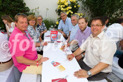 (c) fotodienst / Johannes Brunnbauer | BauProfi Quester Spargelfest 2010 beim  Spargelbauer Blatt-Niedermayer
Im Bild v.l.n.r.: