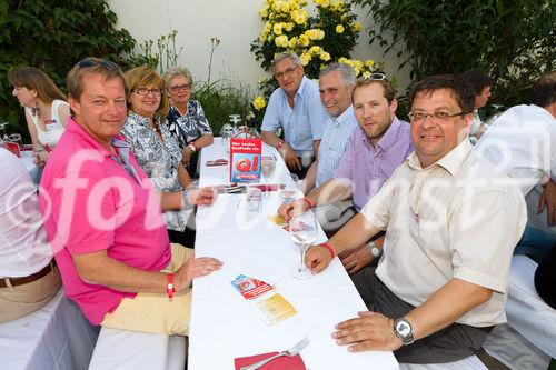 (c) fotodienst / Johannes Brunnbauer | BauProfi Quester Spargelfest 2010 beim  Spargelbauer Blatt-Niedermayer
Im Bild v.l.n.r.: