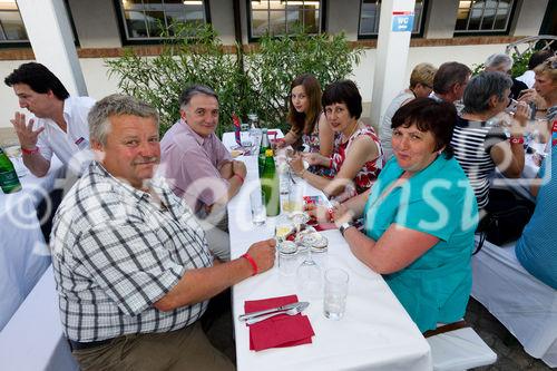 (c) fotodienst / Johannes Brunnbauer | BauProfi Quester Spargelfest 2010 beim  Spargelbauer Blatt-Niedermayer
Im Bild v.l.n.r.: