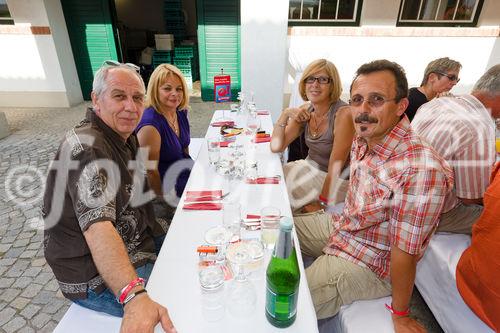 (c) fotodienst / Johannes Brunnbauer | BauProfi Quester Spargelfest 2010 beim  Spargelbauer Blatt-Niedermayer
Im Bild v.l.n.r.: