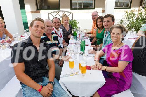 (c) fotodienst / Johannes Brunnbauer | BauProfi Quester Spargelfest 2010 beim  Spargelbauer Blatt-Niedermayer
Im Bild v.l.n.r.: