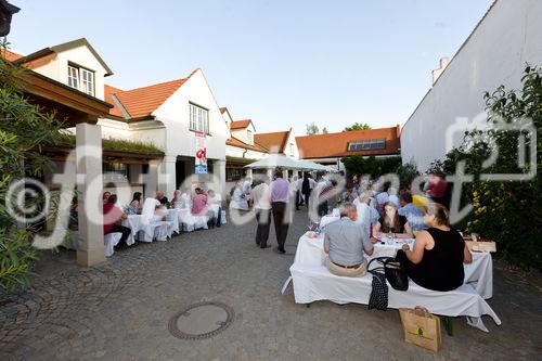 (c) fotodienst / Johannes Brunnbauer | BauProfi Quester Spargelfest 2010 beim  Spargelbauer Blatt-Niedermayer
Im Bild v.l.n.r.: