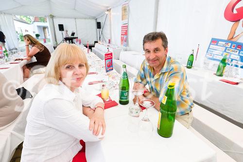 (c) fotodienst / Johannes Brunnbauer | BauProfi Quester Spargelfest 2010 beim  Spargelbauer Blatt-Niedermayer
Im Bild v.l.n.r.: