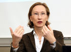 (C) fotodienst/Anna Rauchenberger - Wien, 26.11.2008 - Anlässlich des internationalen Kongress 'Advanced Retinal Therapy' in Wien diskutieren Experten die neuesten Entwicklungen aus allen Bereichen der Augenheilkunde. FOTO: Univ.-Prof. Dr. Ursula Schmidt-Erfurth (Vorstand der Universitätsklinik für Augenheilkunde und Optometrie, Wien)