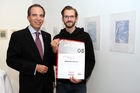 (C) fotodienst/Anna Rauchenberger - Wien, 17.11.2008 - Henkel Central Eastern Europe: Preisverleihung des HENKEL ART.AWARD. 2008. FOTO v.l.: Mag. Günter Thumser (Präsident, Henkel Central Eastern Europe), Andreas Heller (Preisträger Henkel Art.Award. Förderpreis für österreichische Künstler in der Kategorie 'Künstlerische Zeichnung')