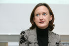 (C) fotodienst/Anna Rauchenberger - Wien, 12.11.2008 - Eine aktuelle Umfrage zeigt: Es gibt große Wissensdefizite bei Eltern in Bezug auf Kinderzahnpflege. Die Experten-Allianz, Thomas Schäfer-Elmayer und Wrigley unterstützen nun bei der richtigen Mundhygiene von Anfang an. FOTO: Dr. Verena Bürkle (Kinderzahnärztin und Präsidentin der Österreichischen Gesellschaft für Kinderzahnheilkunde, ÖGK)